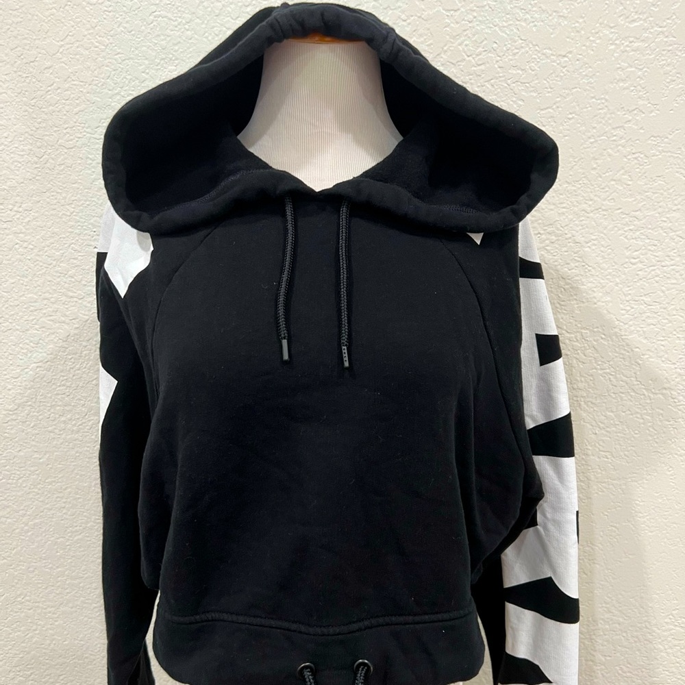 Ivy Park black cropped hoodie size Medium